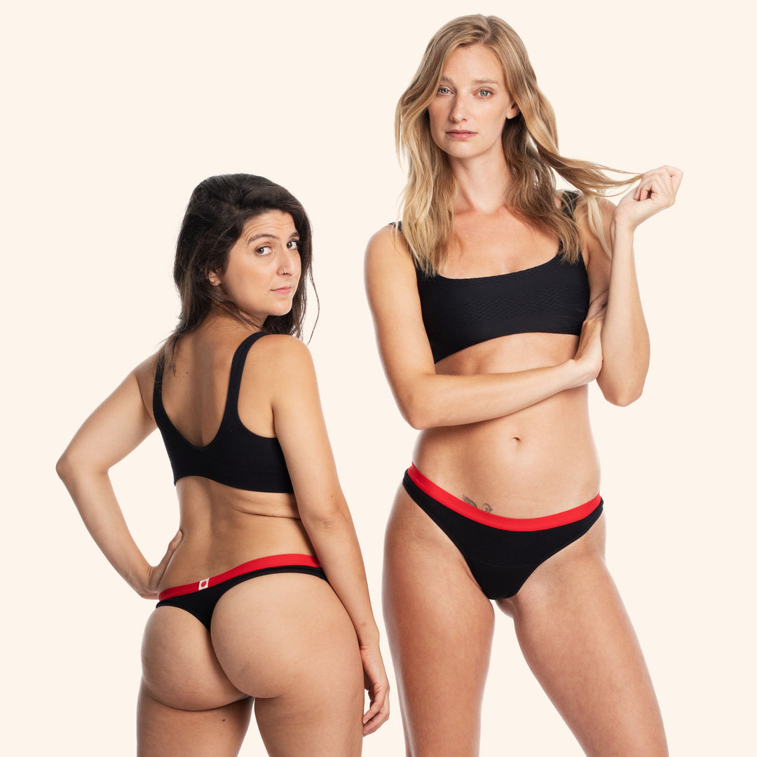 deux femmes en culotte string